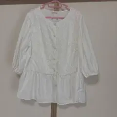 TIARAパールボタン付き 七分袖 ブラウス ホワイト | Mercari