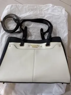 レザーショルダーバッグ ホワイト/ブラック