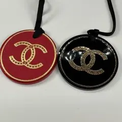 CHANEL コスメノベルティ 丸形チャーム ペアセット グリッターロゴ