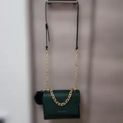 CHARLES&KEITH　グリーンチェーンショルダーバッグ