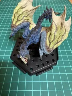モンスターハンター　フィギュア　リオレウス亜種