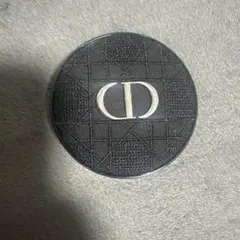 ディオールフォーエヴァーイドラグロウクッション