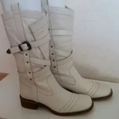 ing 本革白ウエスタン調のブーツ