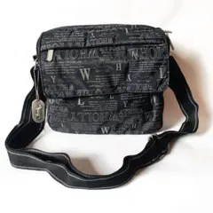 ブラックナイロンショルダーバッグ ダックスフンド柄