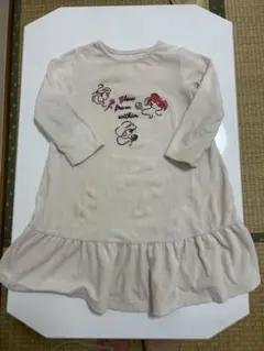 ユニクロ　プリンセス刺繍 フリースワンピース　パジャマ　100