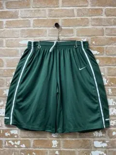 00s NIKE ナイキ　バスパン　ハーフパンツ　緑　ワンポイント　刺繍　古着