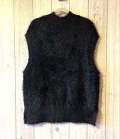 黒いファー風ノースリーブニットベスト　スタイルデリ