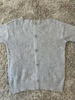 ジャスグリッティー バックビジューグレーニット