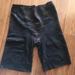 ワコール ガードル　Mサイズ　ブラック