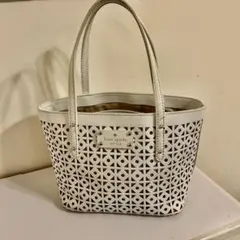 kate spade バッグ　ケイトスペードトートバッグ　レザーバッグのサムネイル