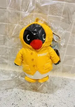 韓国限定 ピングー キーホルダー レインコート 水色 未開封 - メルカリ