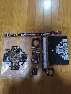 B'z 2026 FYOP+ Premium席グッズ、 ガチャ×3種類 - メルカリ