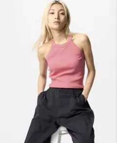UNIQLO ホルターネックブラタンクトップ　ピンク