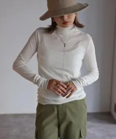 Bonjour sagan シアータートルプルオーバー　オフホワイト