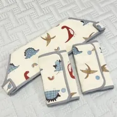 恐竜と虹の抱っこ紐カバー