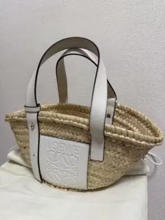 LOEWE かごバッグ ナチュラル・ホワイト - メルカリ