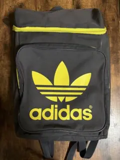 adidas チャコールグレー　イエロー　バックパック