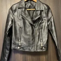 黒　ライダースジャケット