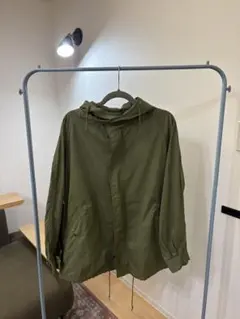 オリーブ色 フード付き マウンテンパーカー