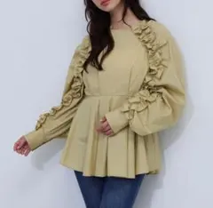 【送込】ナチュラルビューティーベーシック フリルスリーブペプラムブラウス