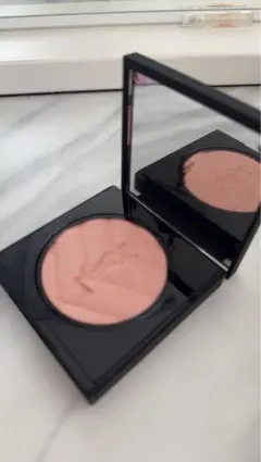 YSL オールアワーズ ハイパールースパウダー トランスルーセント