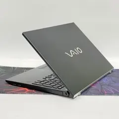 8世代ソニーSony Vaio Corei5/8GB/SSDフルHD 15インチのサムネイル