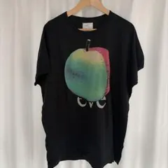 SHAREEF アップルプリント Tシャツ ブラックのサムネイル