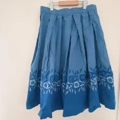 青色 花柄刺繍 フレアスカート ひざ丈　ブルー　刺繍　花柄