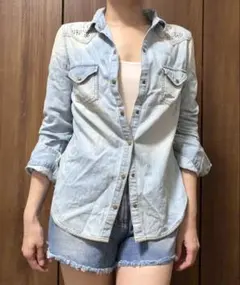 ZARA trafaluc collection ／ スタッズ デニムシャツのサムネイル