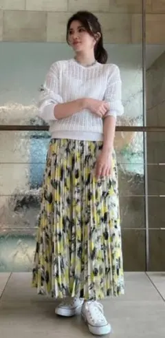 ブライトカラープリントプリーツスカート