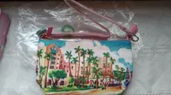 ハワイ　ロイヤル・ハワイアン・ラグジュアリーコレクション　ポーチ　ピンクパレス