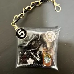 ガチャ詰めポーチ風　大人かわいい　ファッション