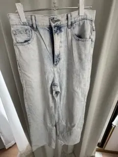 ライトブルーストレートデニムパンツ