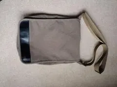 adidas ブラウン ショルダーバッグ