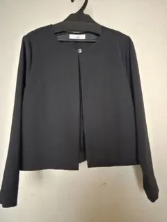 ★お値下げ中★ 【UN CINQ アンサンク】ノーカラージャケット ☆お値下げ中☆ 【UN CINQ アンサンク】ノーカラージャケット - メルカリ