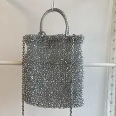 アンテプリマ　スタンダード　スクエア　縦型　シルバー　ショルダーバッグ