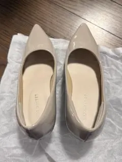 ベージュ エナメル ポインテッドトゥパンプス 美品