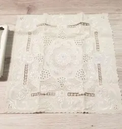 【未使用】汕頭　スワトウ　ハンカチ　約29×29 手刺繍　総刺繍