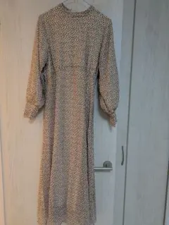 N. 花柄ロングワンピース Mサイズ