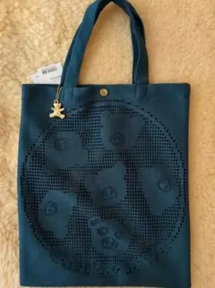 【新品】近沢レース　クマチャーム付き レーストートバッグ ダークグリーンのサムネイル