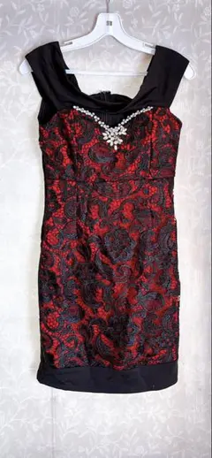 ボディコンドレス 赤黒刺繍 タイトフィット 【割引ありプロフィール参照】