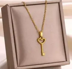 金属アレルギー KEYサージカルステンレス ネックレス 【人気】残１♡ハート鍵
