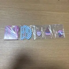 ちいかわ　サンリオキャラクターズ　レイヤーアクリルスタンド　古本屋　マイメロディ