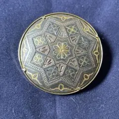 アステカ 太陽神 彫刻 ブローチ 銀細工 ペンダント - メルカリ