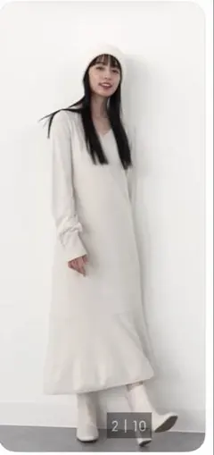 新品タグ付きVネック フレア ニットワンピース M