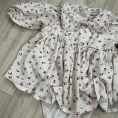 花柄ロンパース フリル襟付き　H&M