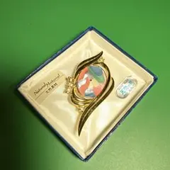 天然素材 貝ブローチ