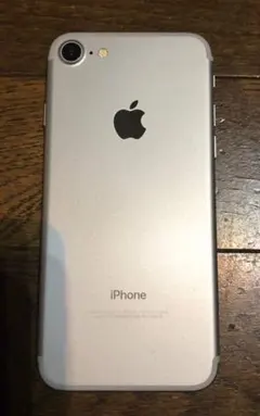 iPhone 7 Silver 32GB SIMフリー　判定「〇」