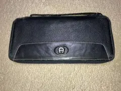 AIGNERレザー製ファスナー式長財布 黒のサムネイル