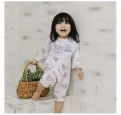 新品★長袖前開きロンパース スタイ付き ヤングオイスター★60-70★ディズニー